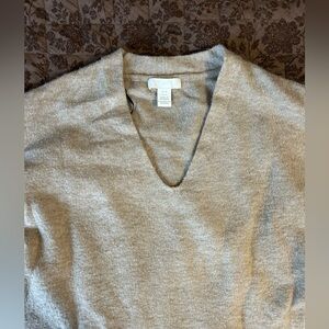 Beige Cozy V-neck Sweater!